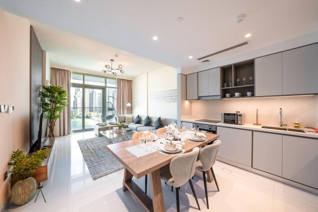 Apartment Luxurious 2-br At Sunrise Bay, Emaar Beachfront