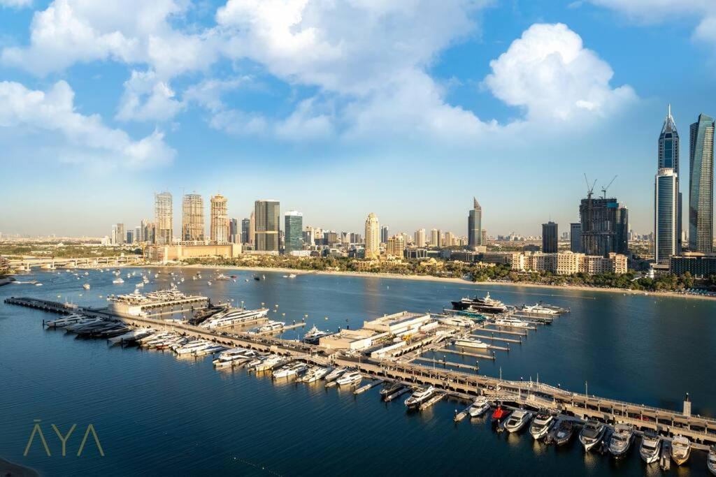 Apartment Luxurious 2-br At Sunrise Bay, Emaar Beachfront *