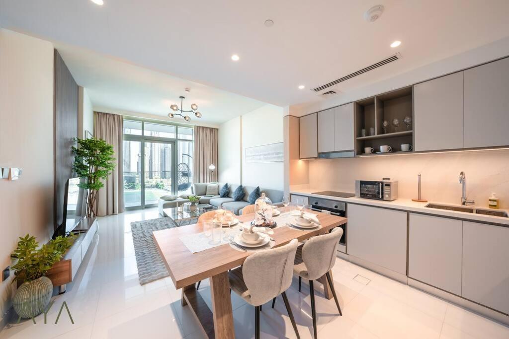 Luxurious 2-br At Sunrise Bay, Emaar Beachfront