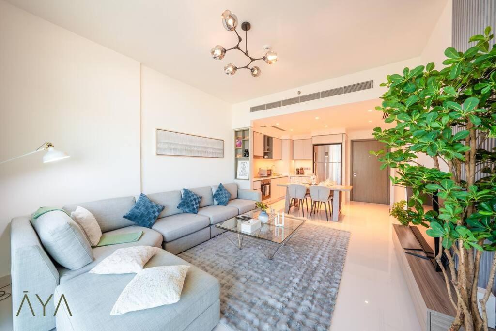 Apartment Luxurious 2-br At Sunrise Bay, Emaar Beachfront Dubai